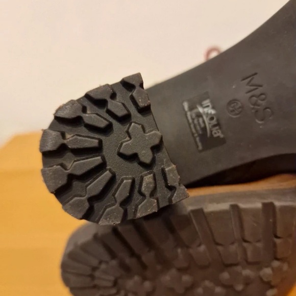 Chic Brown Lace-Up Boots with Red Laces - Picture 7 of 8